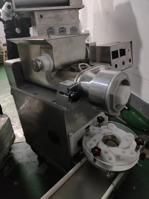 Supermarket Food Encrusting Machine Make Meat Ball with and Swinging Cutter Head Group