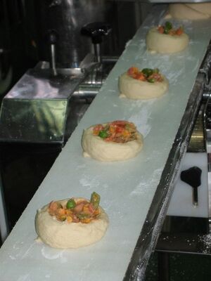 Roller Width 300mm Bread Production Line Customizable Motor Baking Temperature 200 to 250 Degrees for Bread Making Process